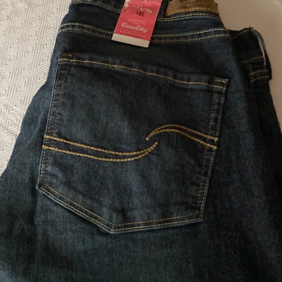 Levi’s new skinny size 18L - Picture 3 of 3